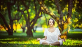 ag体育公司-重磅！Faker跨界足球赛破纪录，勒沃库森门线救险备战足总杯，开拓者战术微调